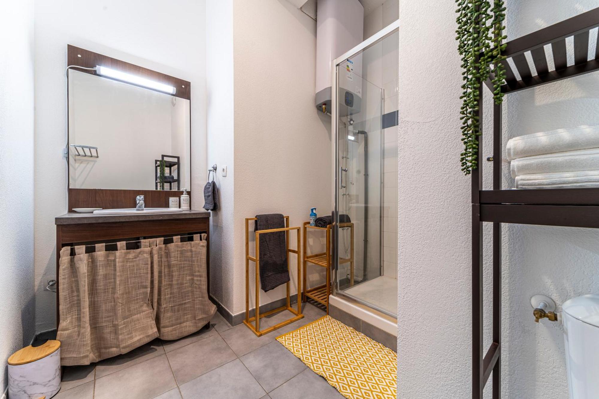 Stay Cosy Lille I Tourcoing - Appartement - Hypercentre - Parking Securise - Wifi - Netflix - Cuisine Zewnętrze zdjęcie