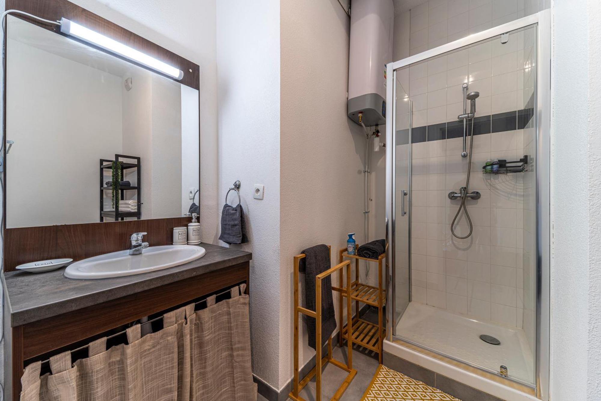 Stay Cosy Lille I Tourcoing - Appartement - Hypercentre - Parking Securise - Wifi - Netflix - Cuisine Zewnętrze zdjęcie